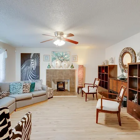 Breezy Fresno Home - Near Airport And Downtown Exterior photo