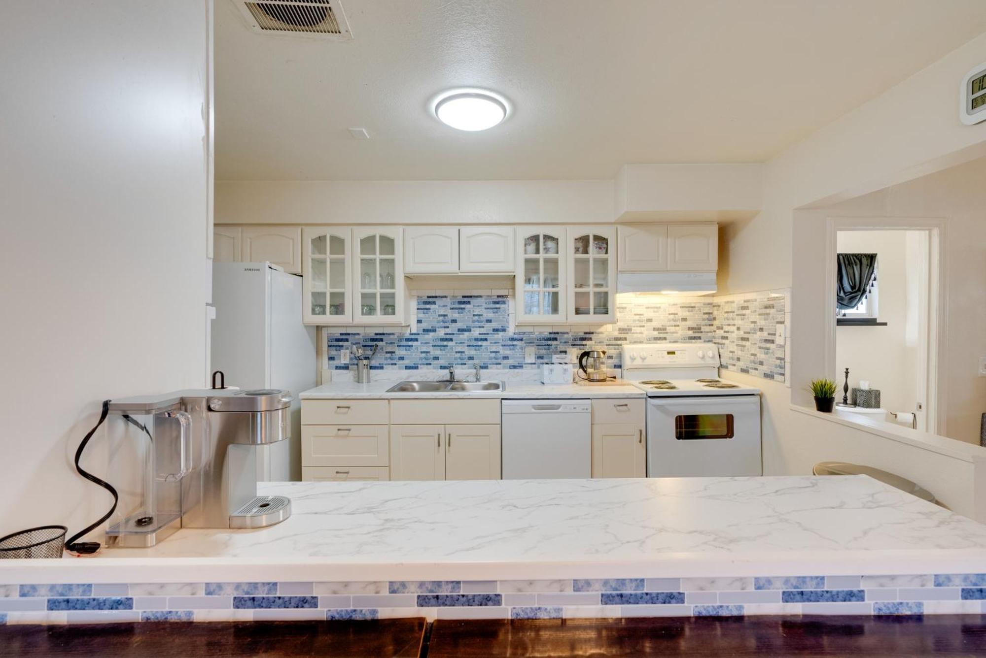 Breezy - Near Airport And Downtown Hébergement de vacances Fresno